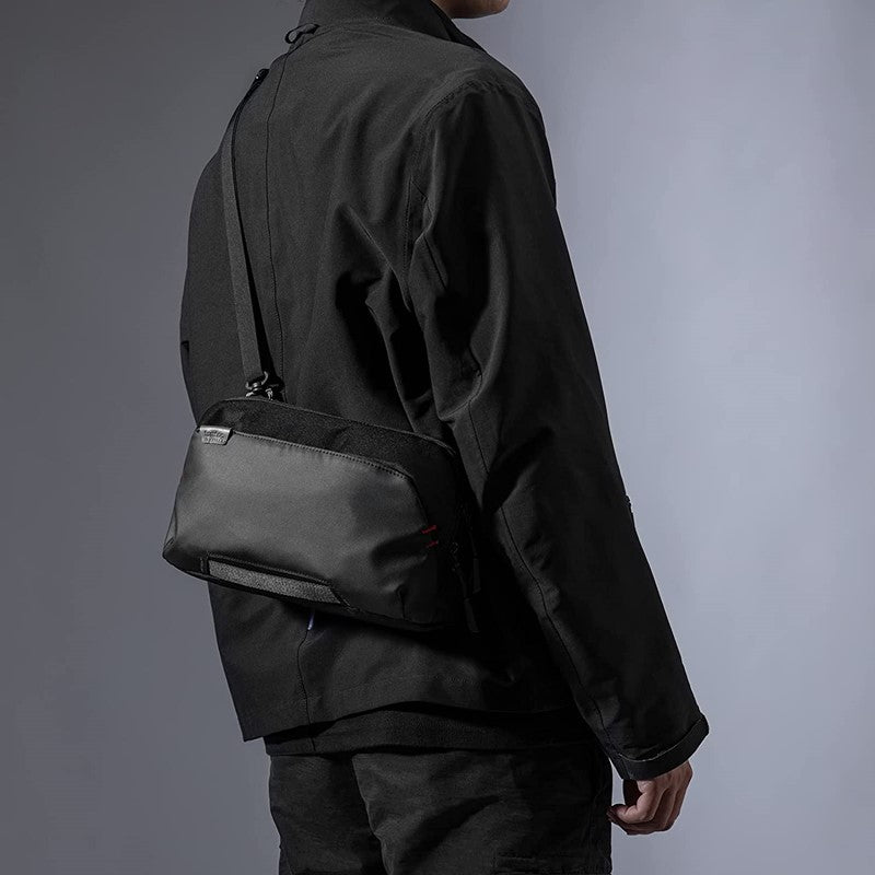 Tomtoc G-Sling Bag for Nintendo Switch-OLED Model - Black Tomtoc G-Sling Bag for Nintendo Switch-OLED Model - Black